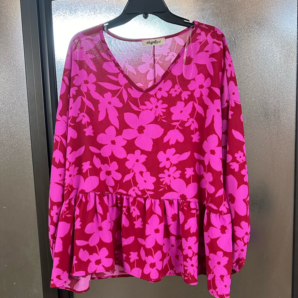 Floral top - baby doll fit. Flowy